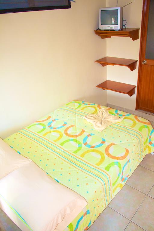 Hostal Nathaly Puerto Baquerizo Moreno Quarto foto